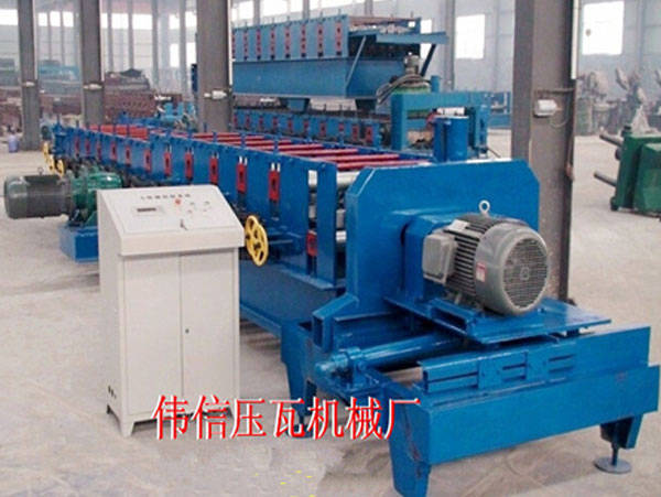 全自動(dòng)飛鋸沖孔C型鋼機(jī)